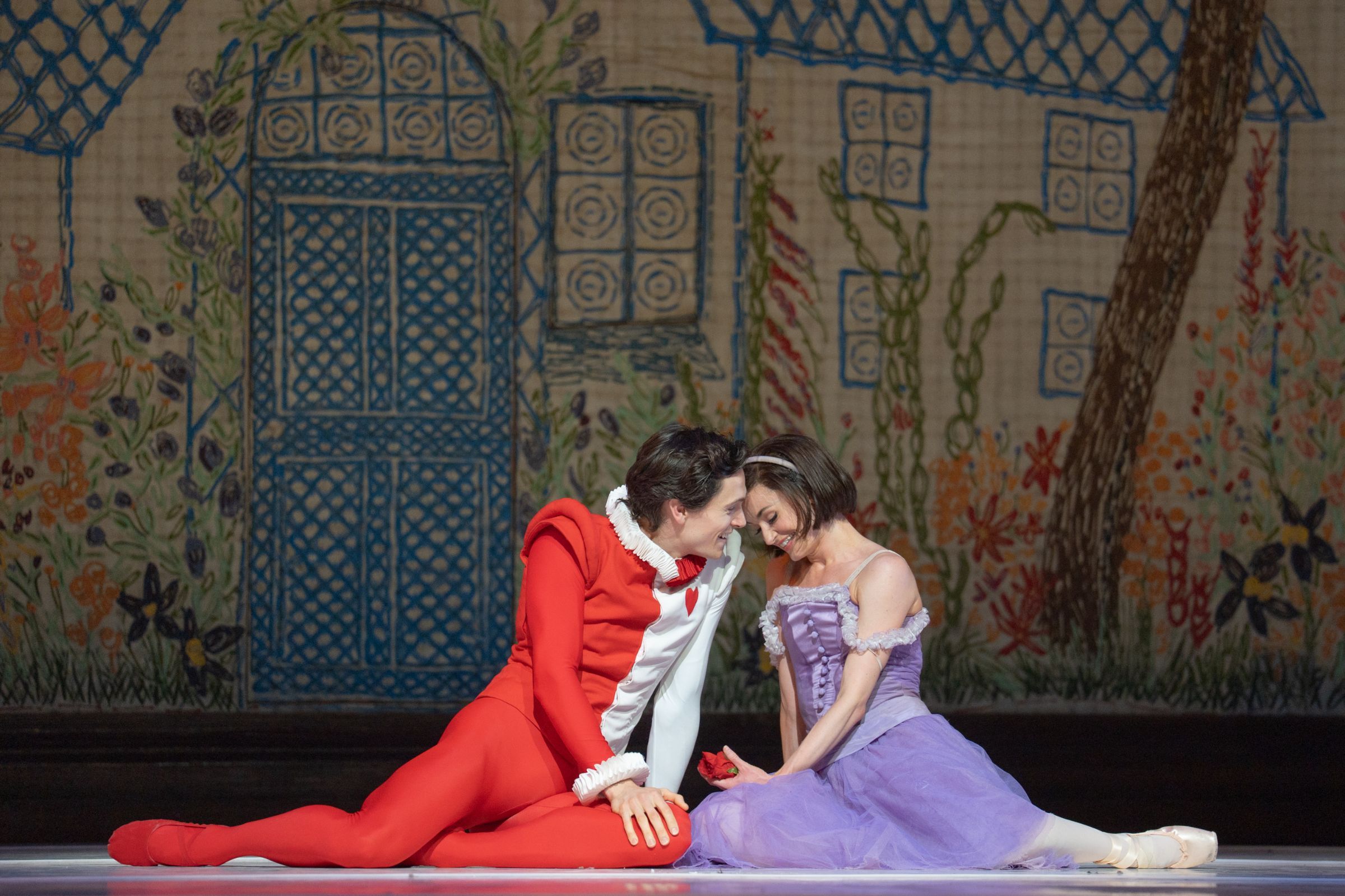William Bracewell (Knave of Hearts), Anna Rose O'Sullivan, <i>Alice's Adventures in Wonderland</i> &copy; Andrej Uspenski