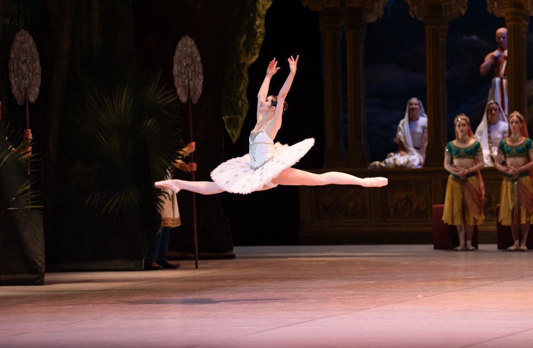 Maria Beck as Gamzatti in Albert Mirzoyan's <i>La Bayad&egrave;re</i> &copy; Valter Berecz / Hungarian State Opera