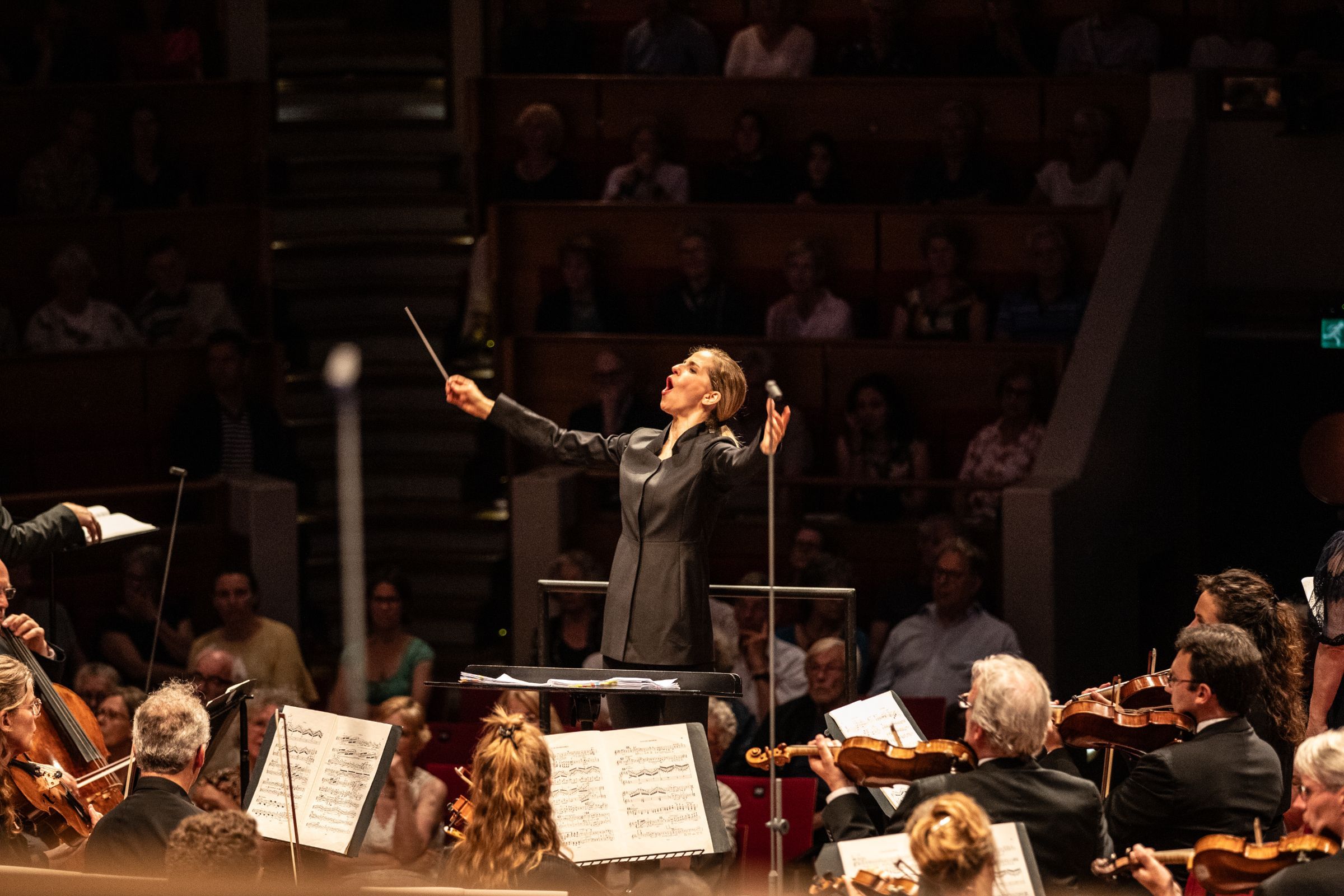 Karina Canellakis conducts the Netherlands Radio Philharmonic Orchestra &copy; Melle Meivogel