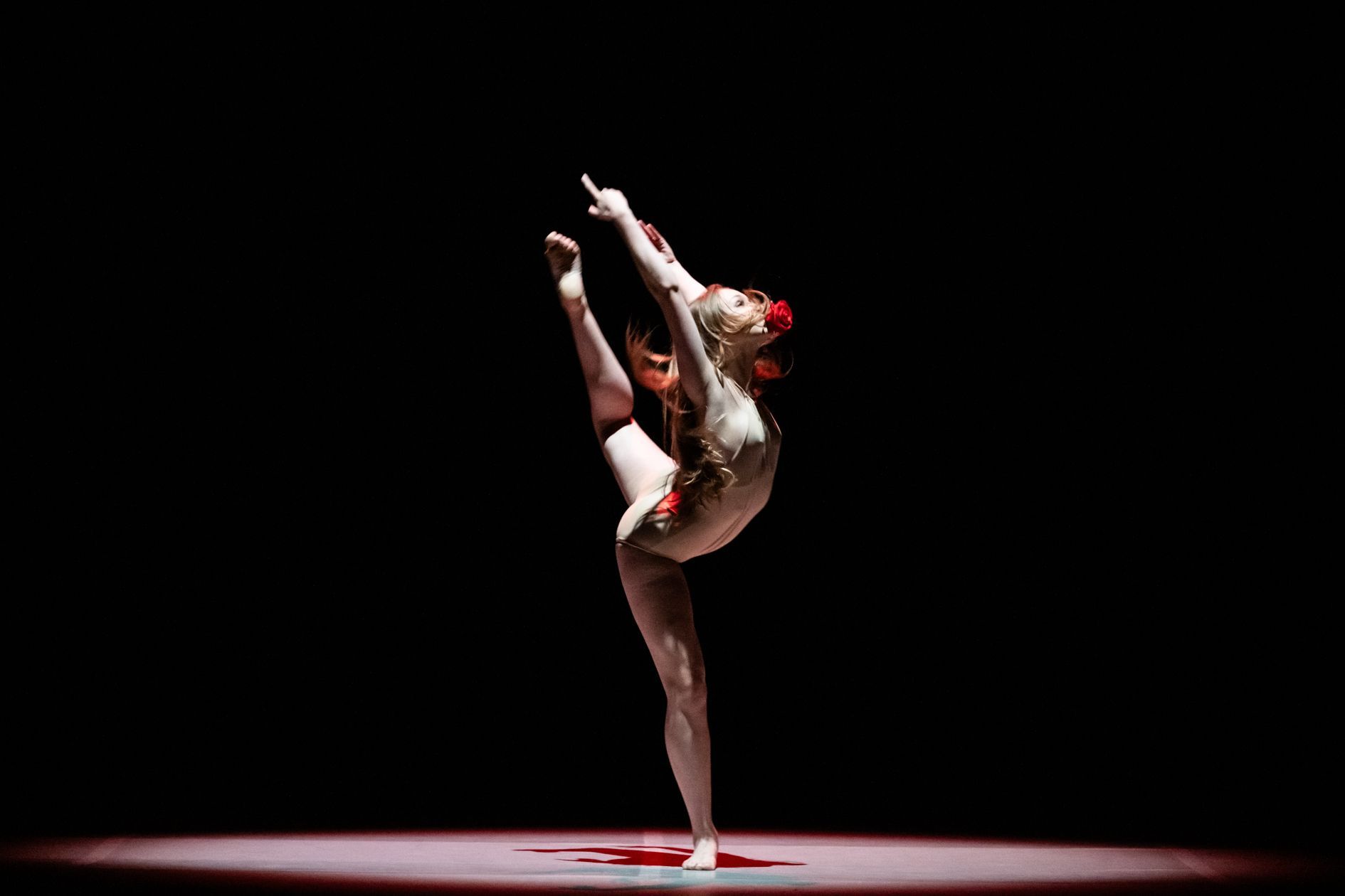 Shani Obadia in Annabelle Lopez Ochoa's <i>Requiem for a Rose</i> © Julien Benhamou