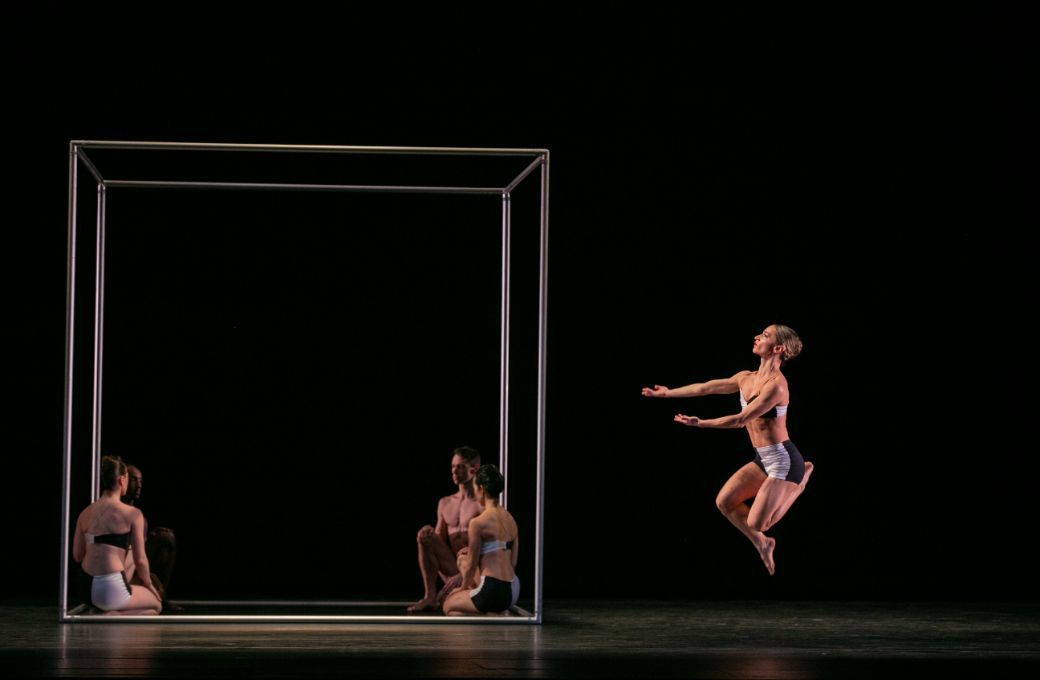 Lisa Borres Casey in Paul Taylor's <i>Polaris</i> © Whitney Browne