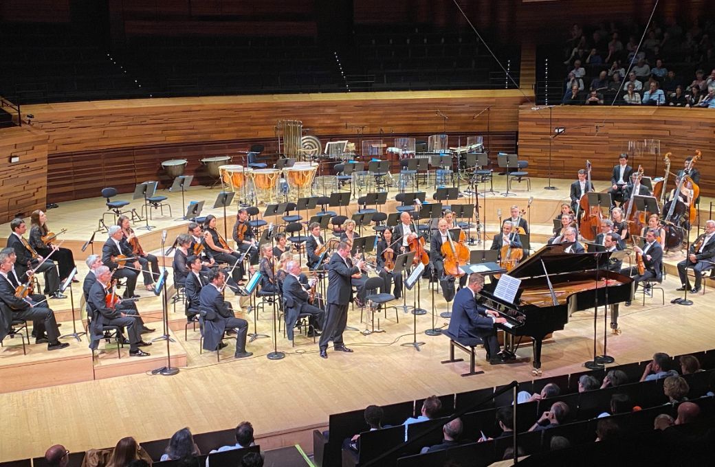 Cédric Tiberghien, Andreï Kavalinski et l'Orchestre National de France &copy; Maison de la Radio