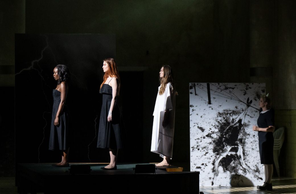 <i>La Traviata</i> au Grand Th&eacute;&acirc;tre de Gen&egrave;ve &copy; Carole Parodi