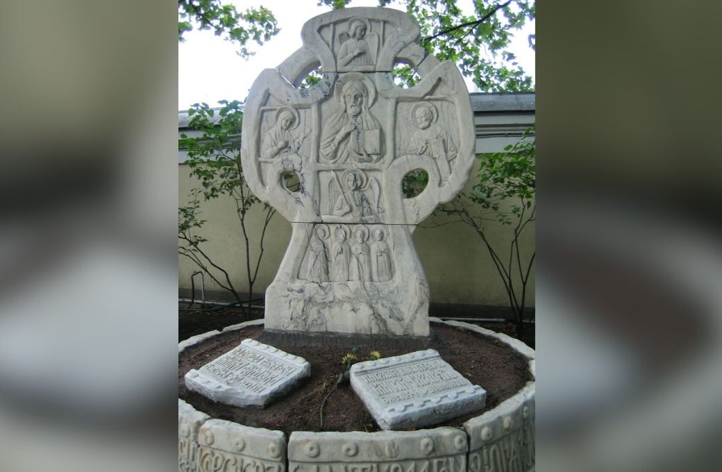 The gravestone of Nikolai Rimsky-Korsakov in Tikhvin Cemetery. &copy; A.I. | Wikimedia Commons CC-BY-SA