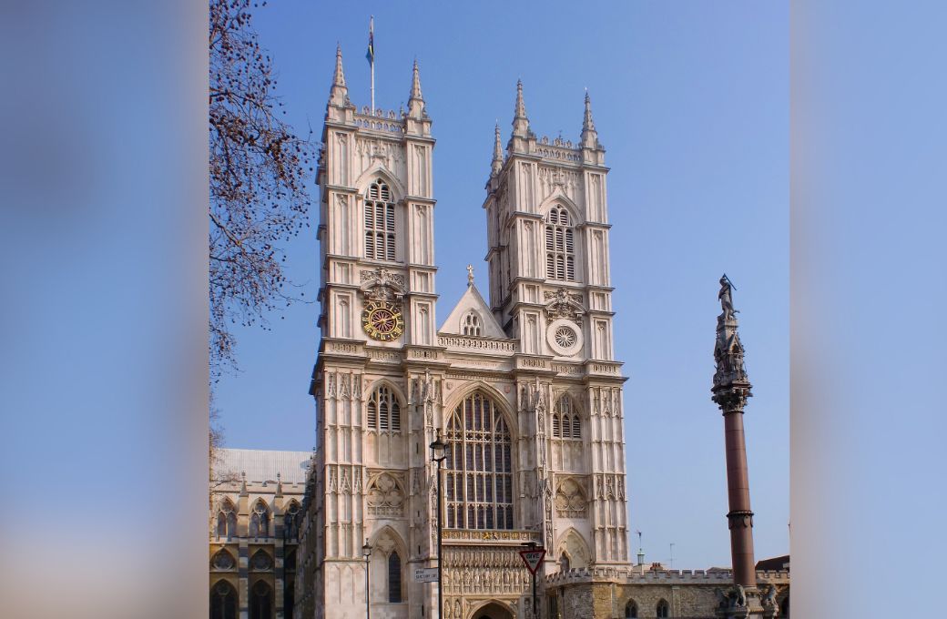 Westminster Abbey, London &copy; &Sigma;&pi;ά&rho;&tau;&alpha;&kappa;&omicron;&sigmaf; | Wikimedia Commons CC BY-SA 4.0
