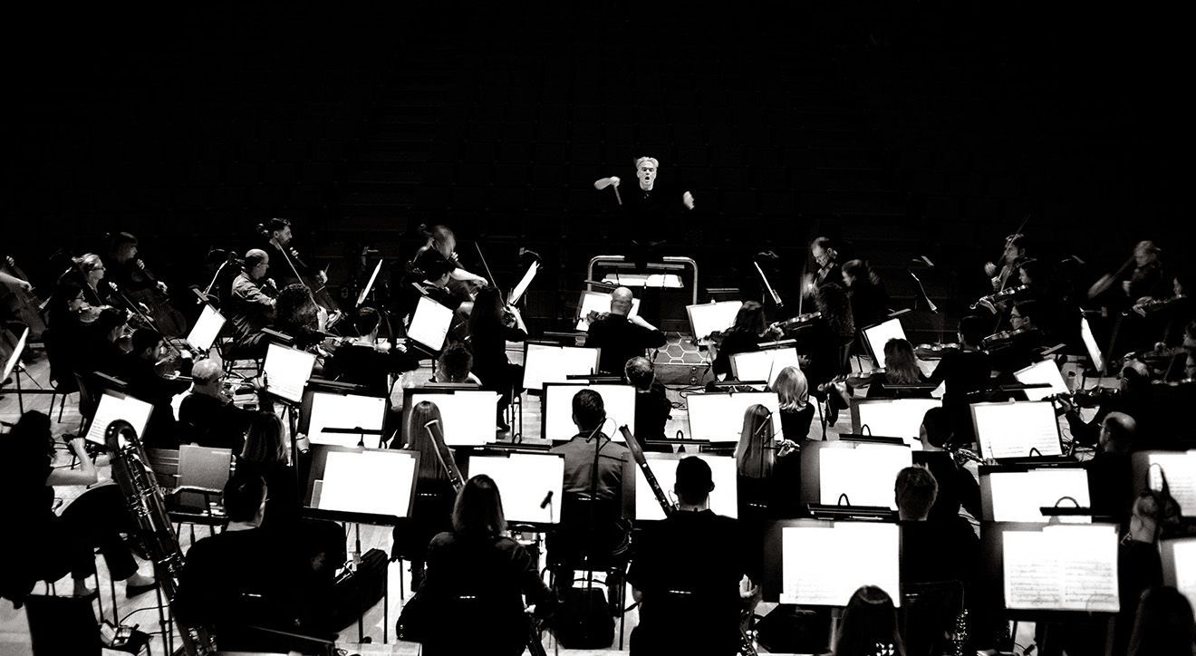 London Philharmonic Orchestra and Edward Gardner © Jason Bell