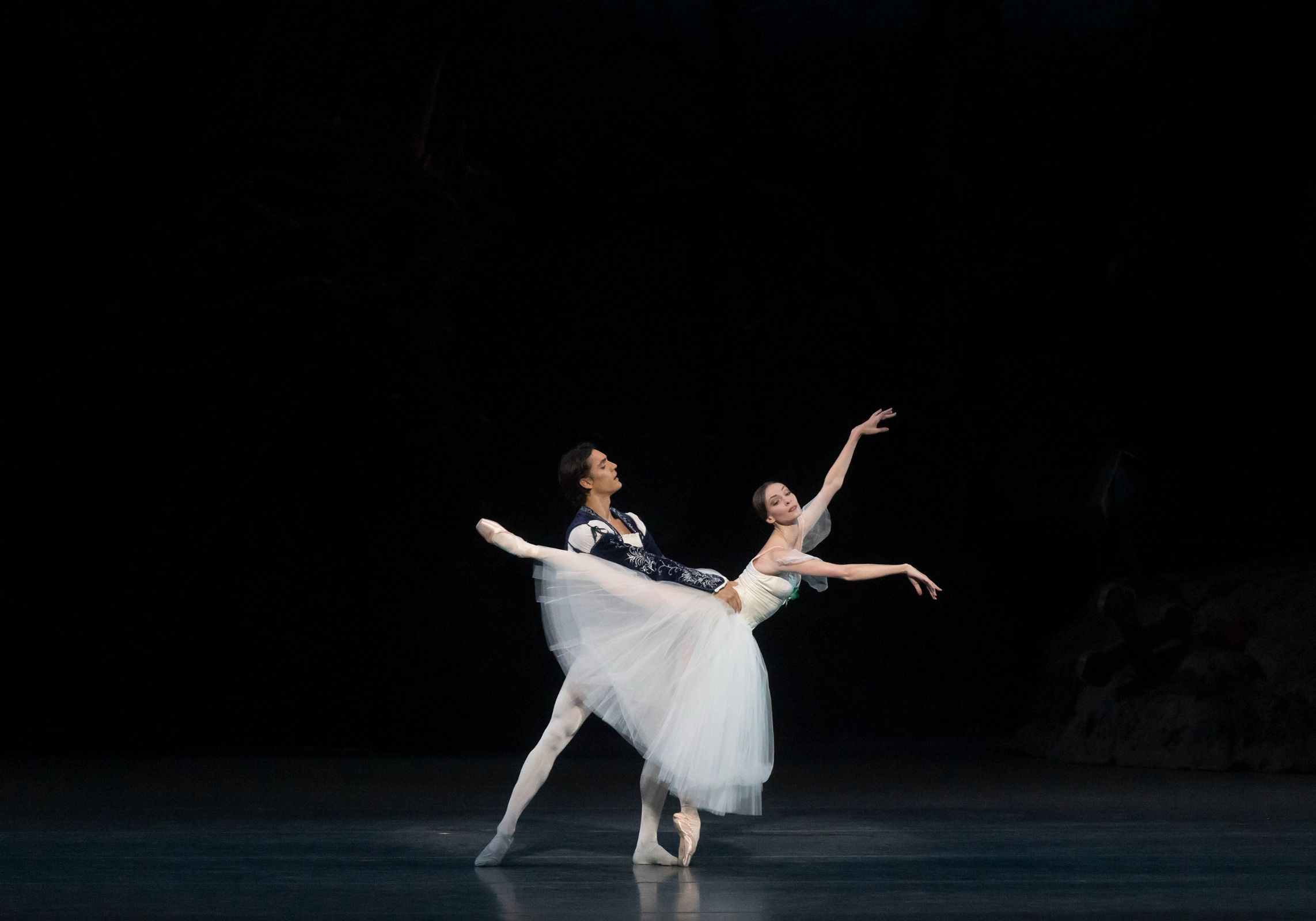 Olga Smirnova as Giselle and Daniel Camargo as Albrecht in ABT's <i>Giselle</i> © HELI