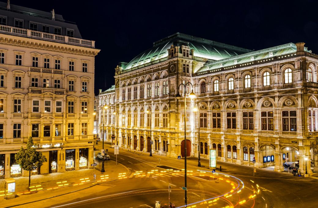 Vienna Staatsoper © Clive Kim | Pexels