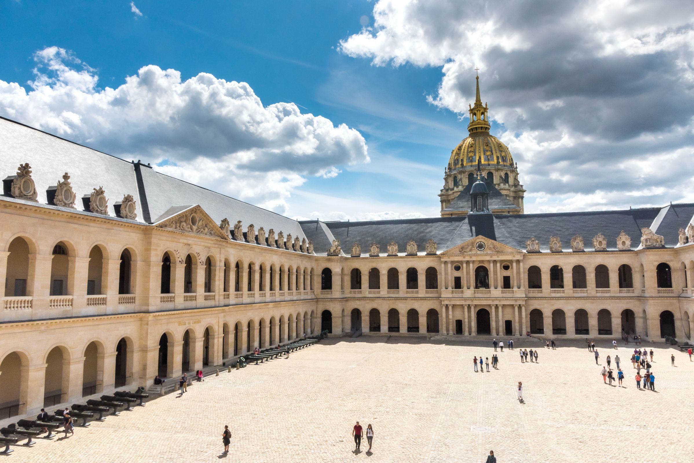 The main courtyard of the Invalides © Paris, musée de l'Armée, Dist. RMN-Grand Palais / Anne-Sylvaine Marre-Noël