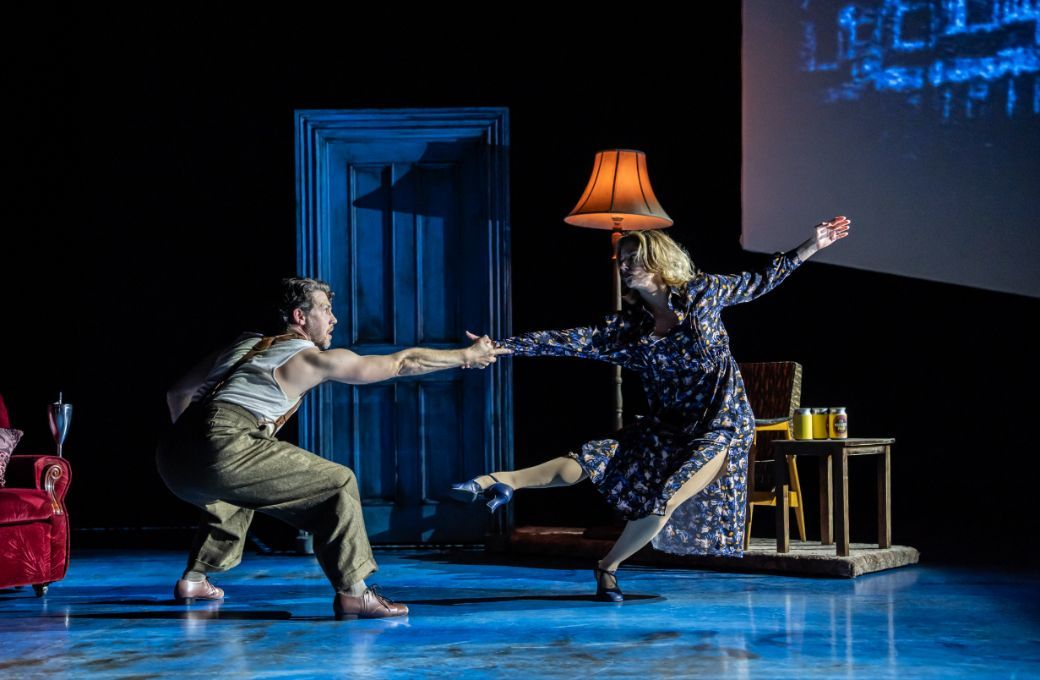 Stuart Neal as The Father and Kate Tydman as The Mother in<i>Quadrophenia &ndash; A Mod Ballet</i> &copy; Johan Persson