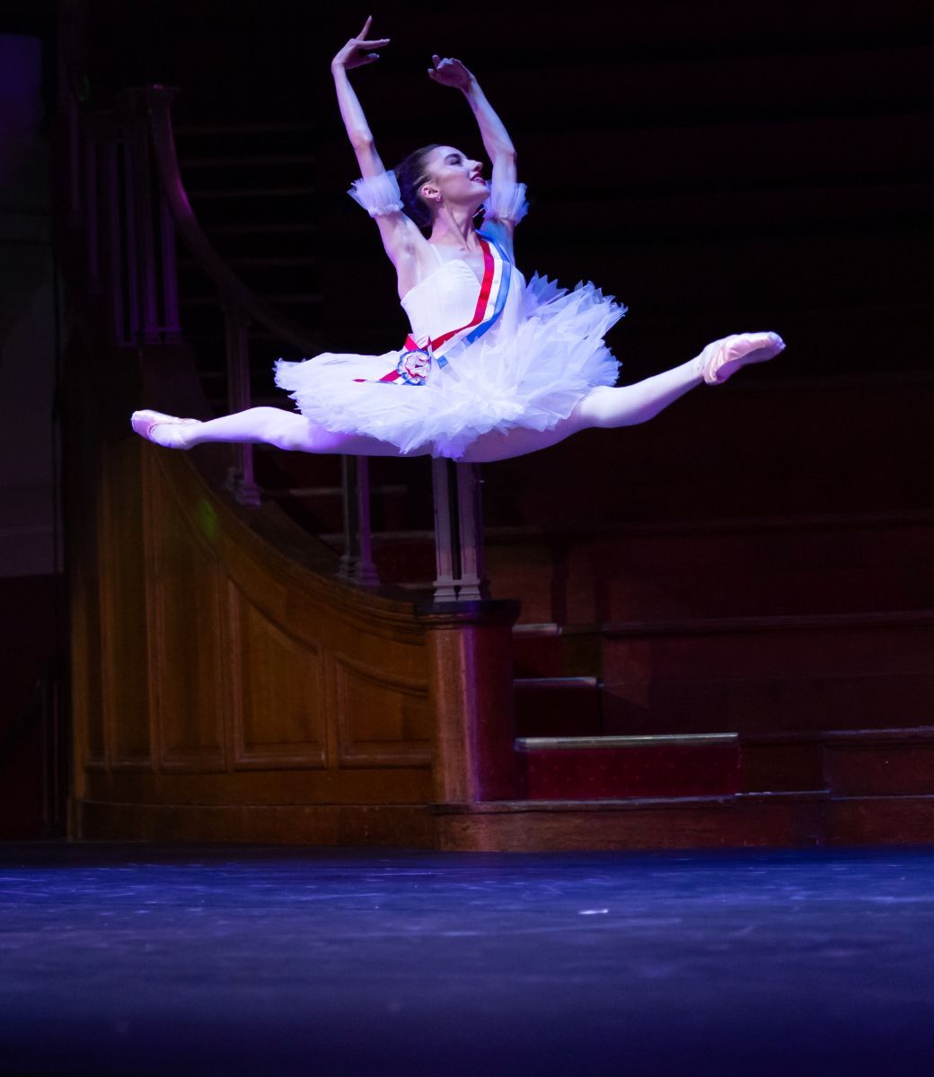 Viola Pantuso of The Royal Ballet in <i>Flames of Paris</i> © The LK Studio