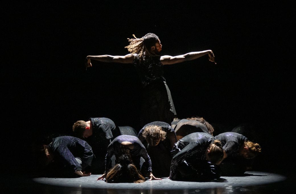 Rambert School in Faye Stoeser's <i>Lunar Tales</i> © Photography by ASH