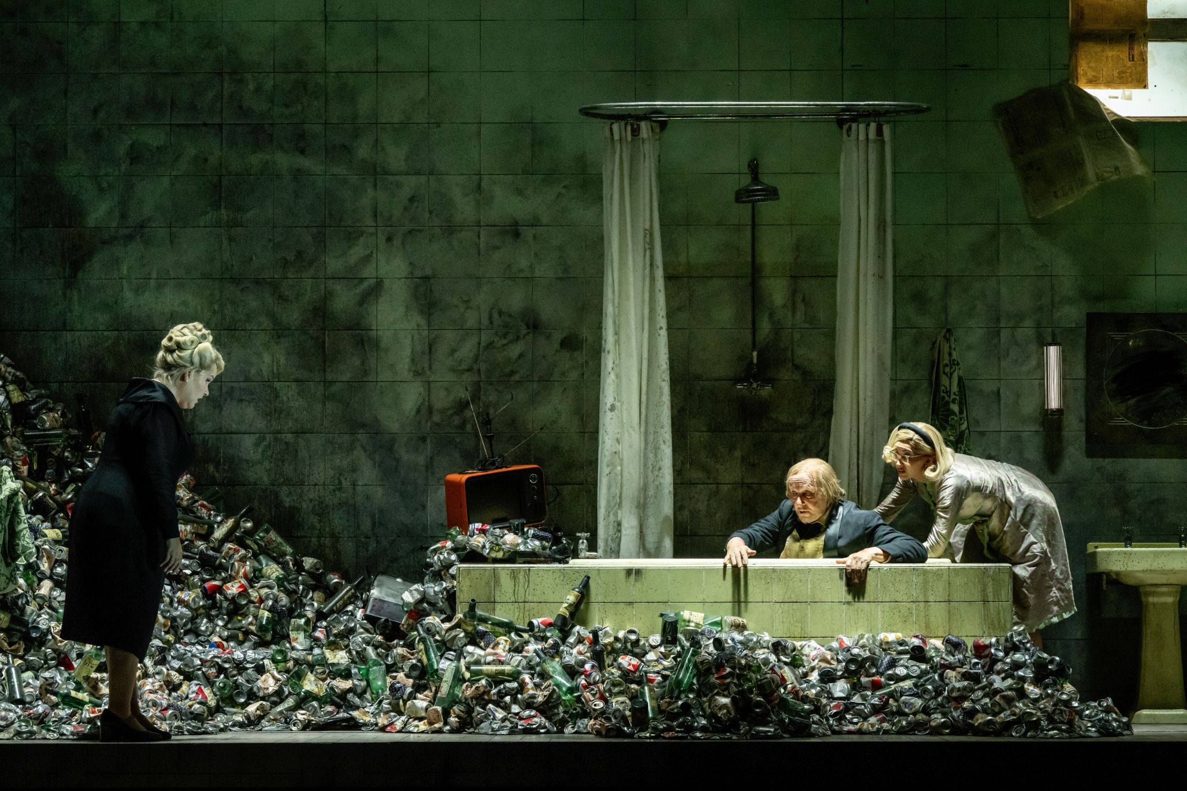 Alice Coote (Juno), Brindley Sherratt (Somnus) and Marianna Hovanisyan (Iris) &copy; The Royal Opera | Camilla Greenwell