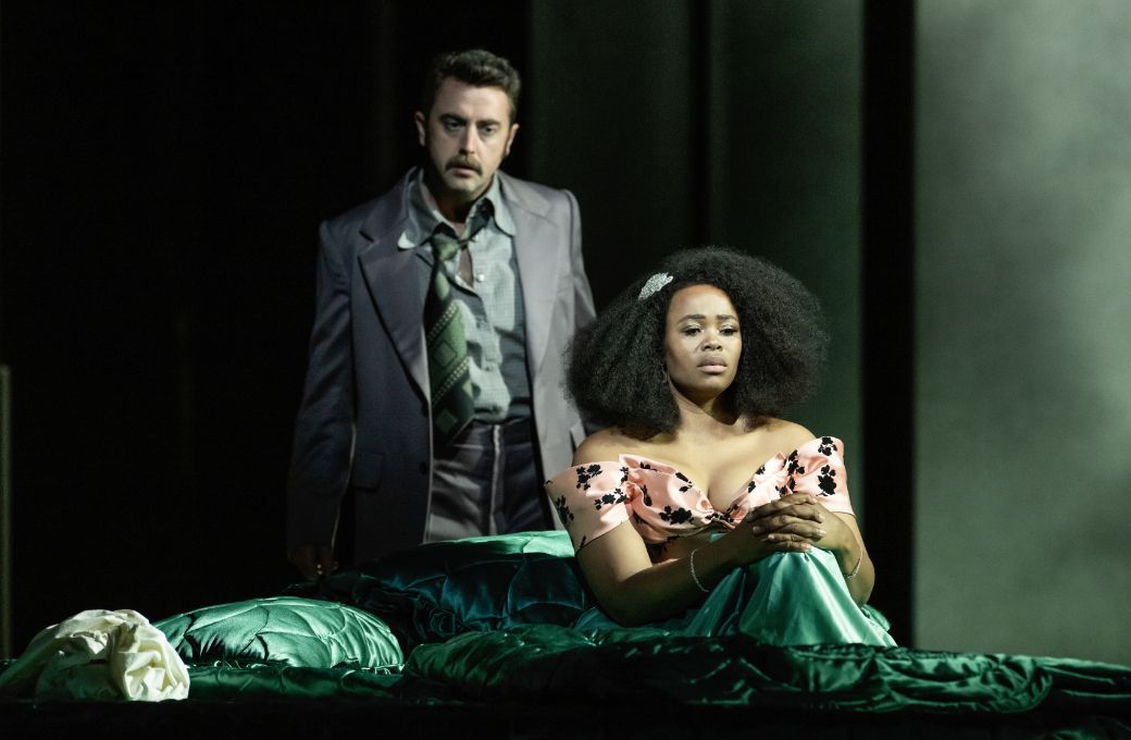 Ben Bliss (Jupiter) and Pretty Yende (Semele) &copy; The Royal Opera | Camilla Greenwell