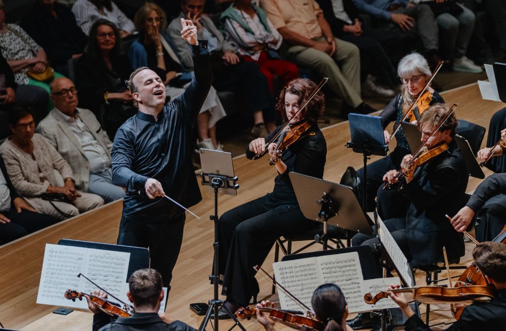 Yannick Nézét-Séguin conducts the Orchestre Métropolitain de Montréal © François Goupil