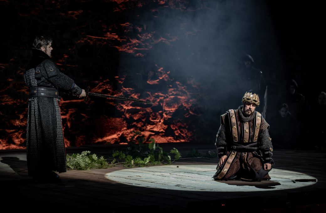 Johan Krogius (Macduff) and Gabriele Viviani (Macbeth) &copy; Toni H&auml;rk&auml;nen