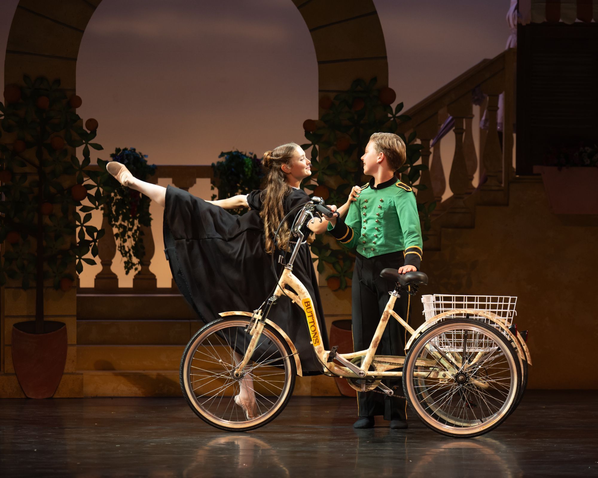 Gina Harris-Sullivan as Ella and Toby Gray as Buttons in <i>Ella's Big Chance: A Jazz-Age Cinderella</i> © Photography by ASH