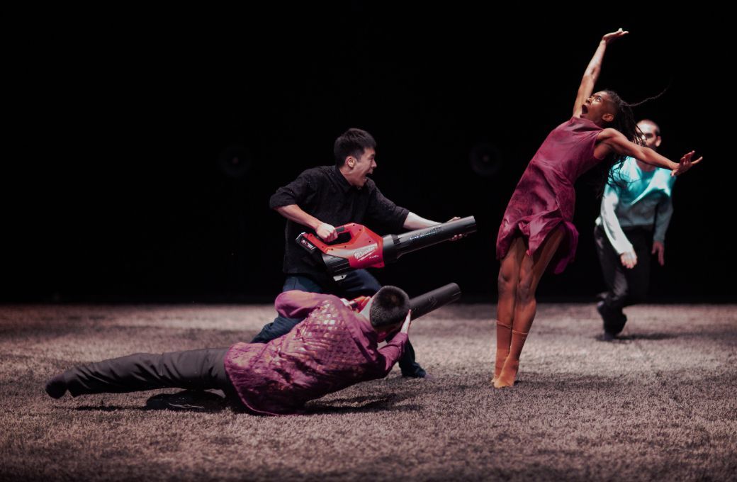 Rambert in Johan Inger's <i>B.R.I.S.A</i> &copy; Yiling Zhao