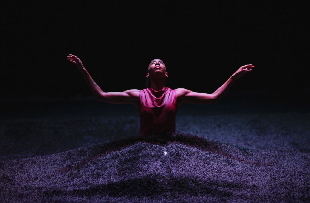 Naya Lovell in Johan Inger's <i>B.R.I.S.A</i> &copy; Yiling Zhao