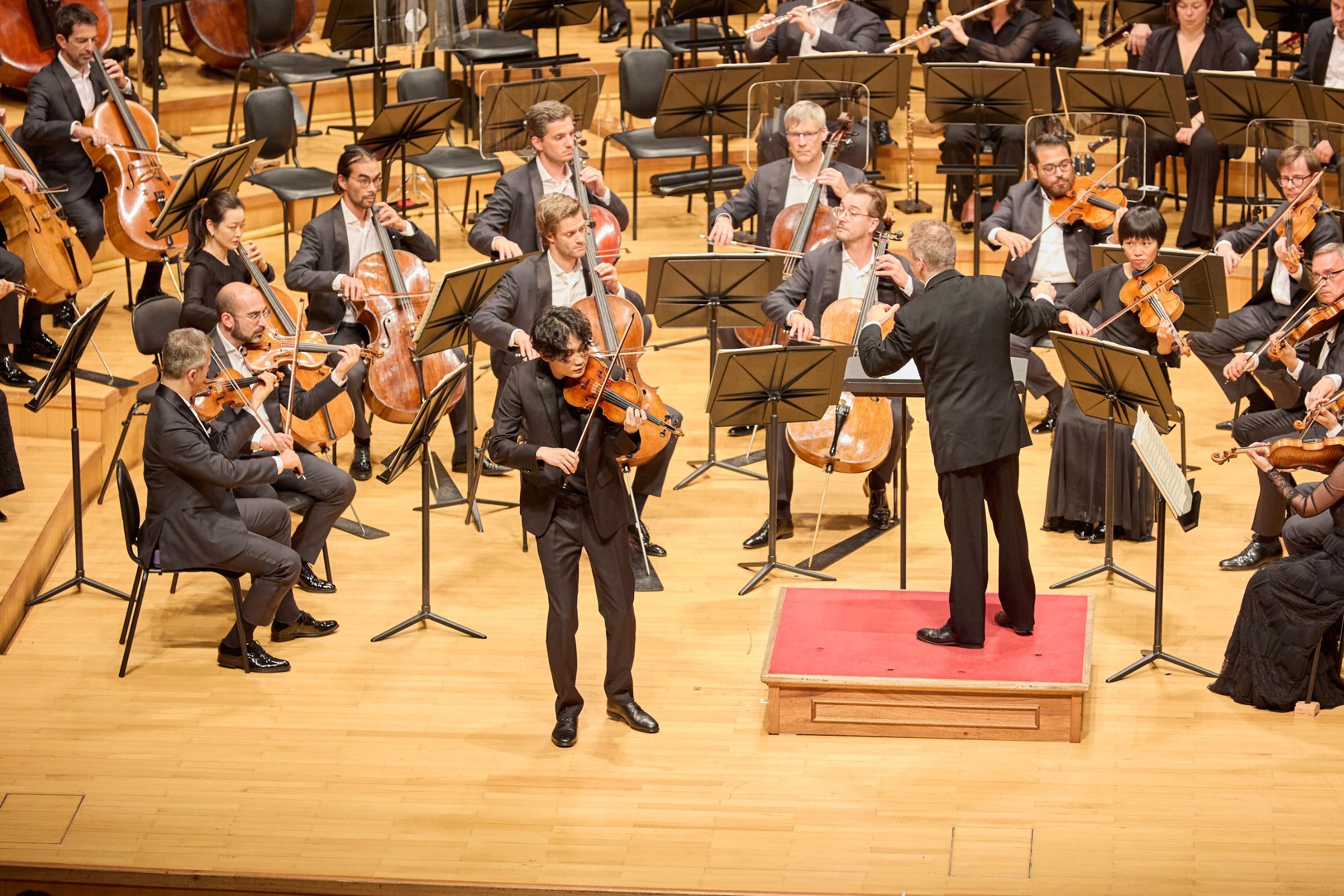 Inmo Yang and the Orchestre de la Suisse Romande &copy; Lotte Concert Hall