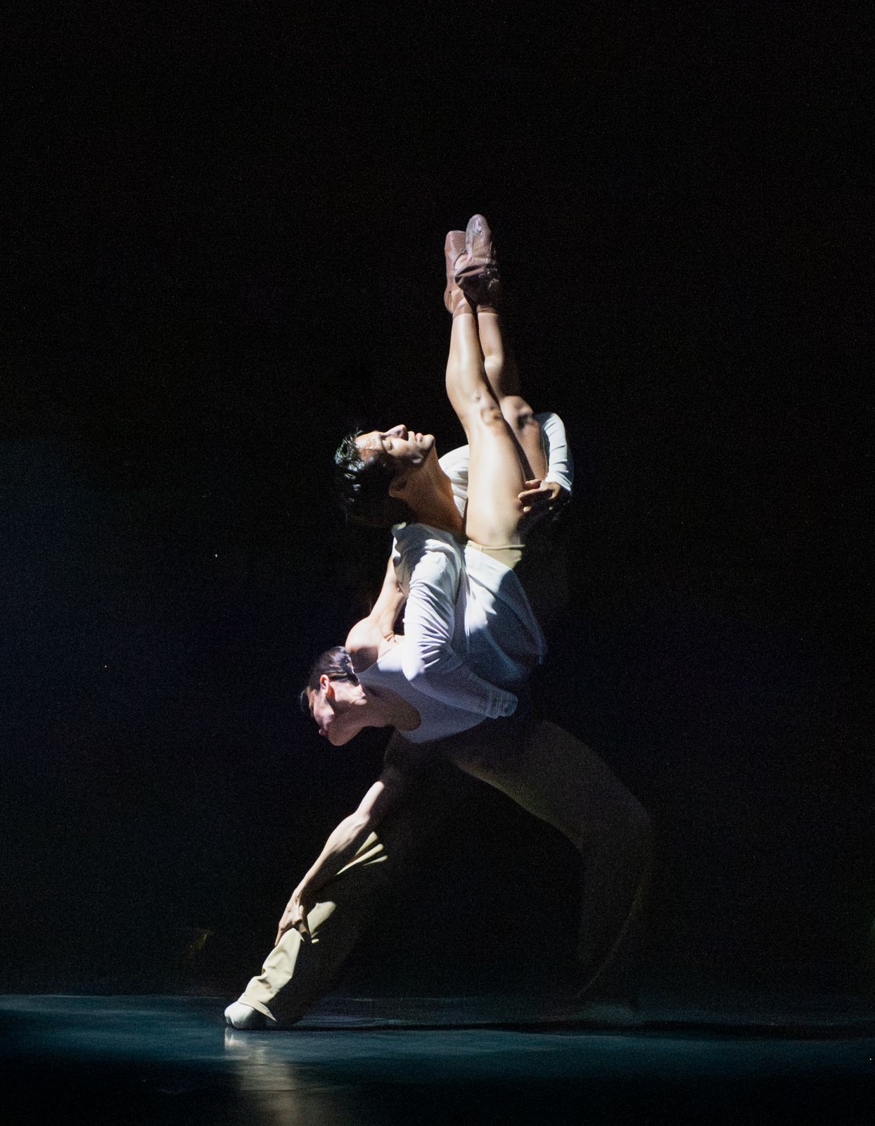 Sophie Martin and Joan Ivars Ribes in David Dawson's <i>On the Nature of Daylight</i> © Rimbaud Patron