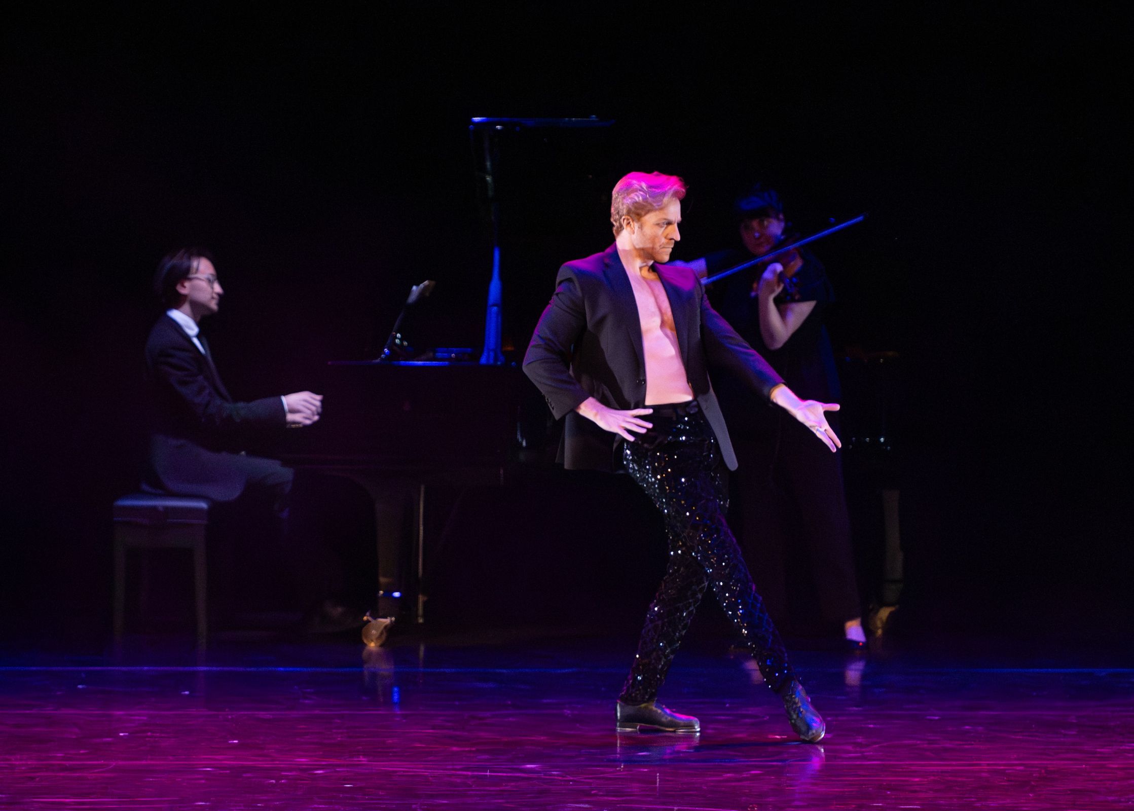 Steven McRae in his own <i>Czardas</i> © Rimbaud Patron