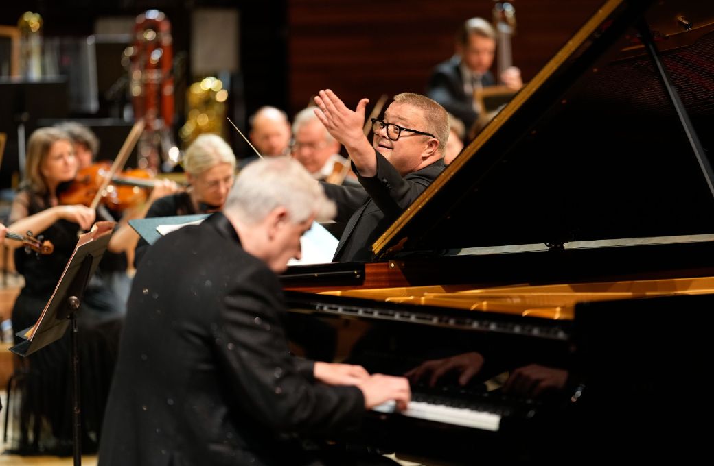 Jean-Yves Thibaudet, Mikko Franck et l'Orchestre Philharmonique de Radio France © Christophe Abramowitz / Radio France