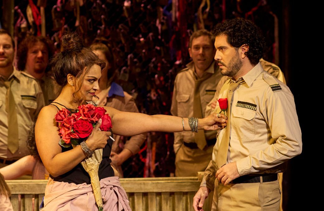 Danielle de Niese (Carmen) and Abraham Bretón (Don José) © Keith Saunders