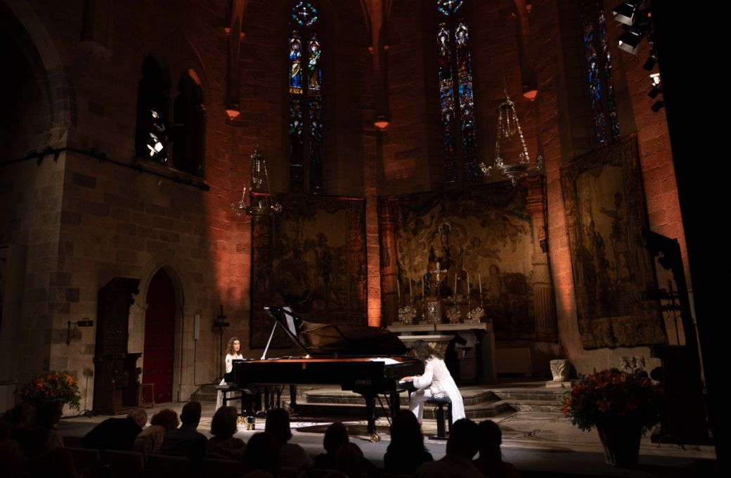 Katia y Marielle Lab&egrave;que en la Iglesia del Carmen &copy; Miquel Gonz&aacute;lez | Festival Perelada