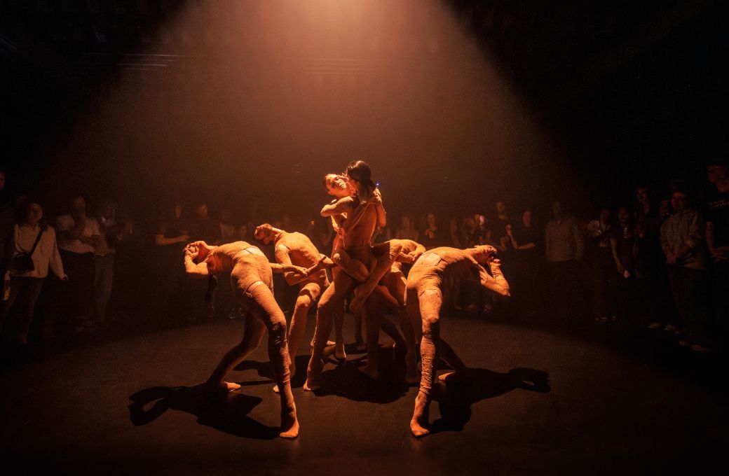Dancers in <i>R.o.s.e</i> by Sharon Eyal and Gai Behar © Johan Persson