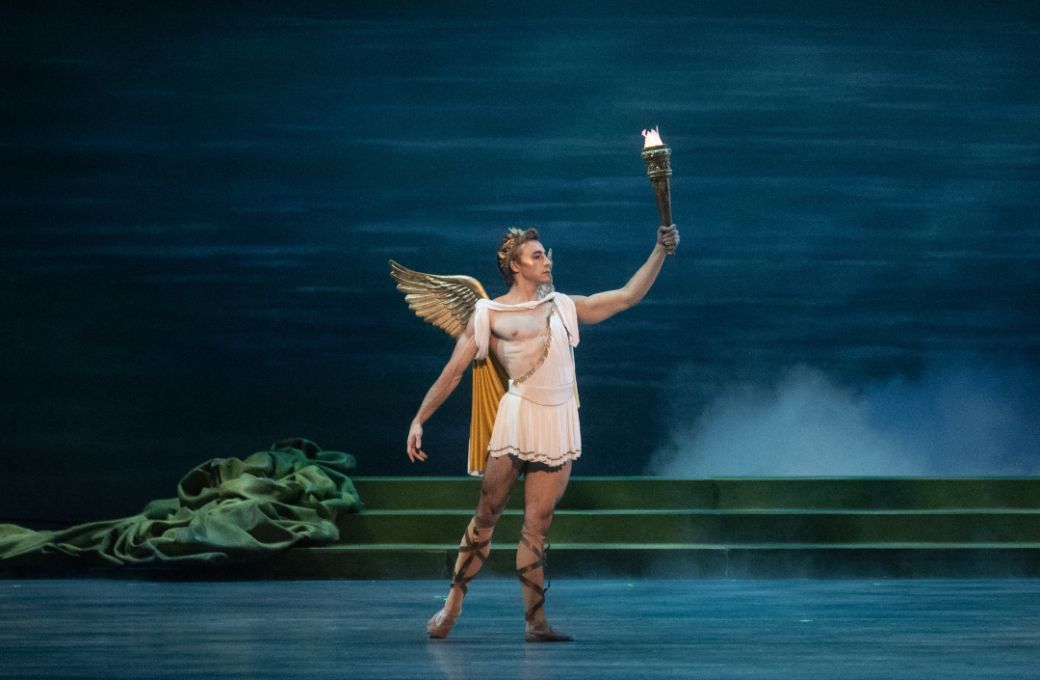 Carlos Gonzalez as Eros in Frederick Ashton's <i>Sylvia</i> &copy; Nir Arieli