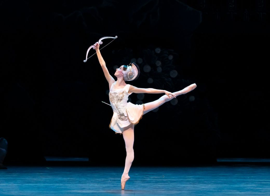 Skylar Brandt as Sylvia in Frederick Ashton's <i>Sylvia</i> &copy; HELI