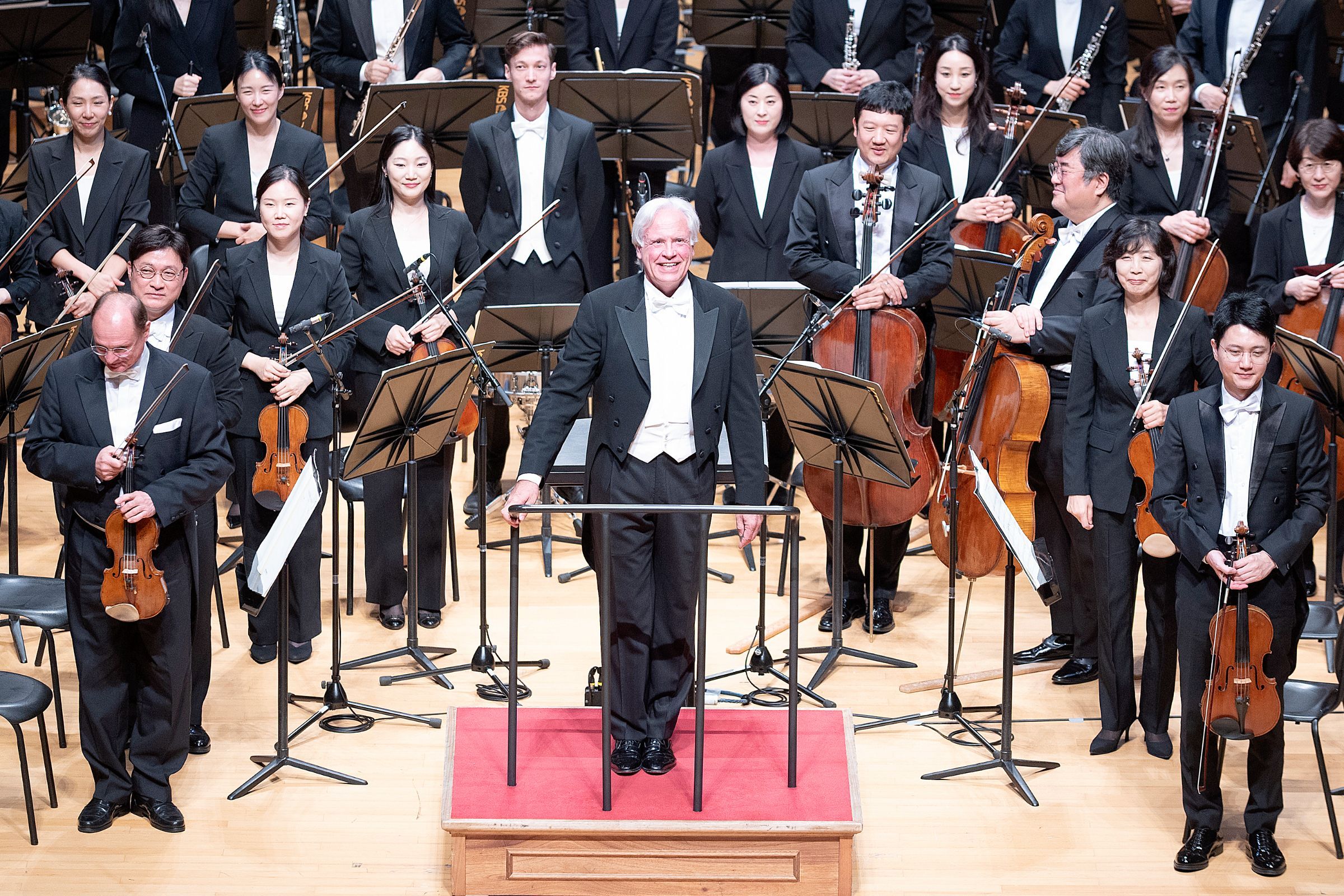 Markus Stenz and the KBS Symphony Orchestra &copy; KBS Symphony Orchestra