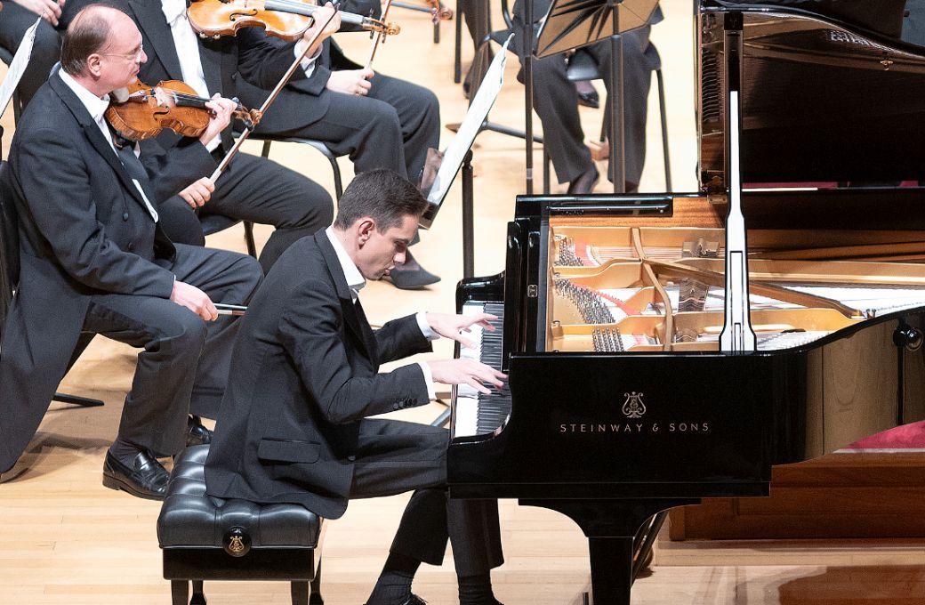 Dmitry Shishkin and the KBS Symphony Orchestra &copy; KBS Symphony Orchestra
