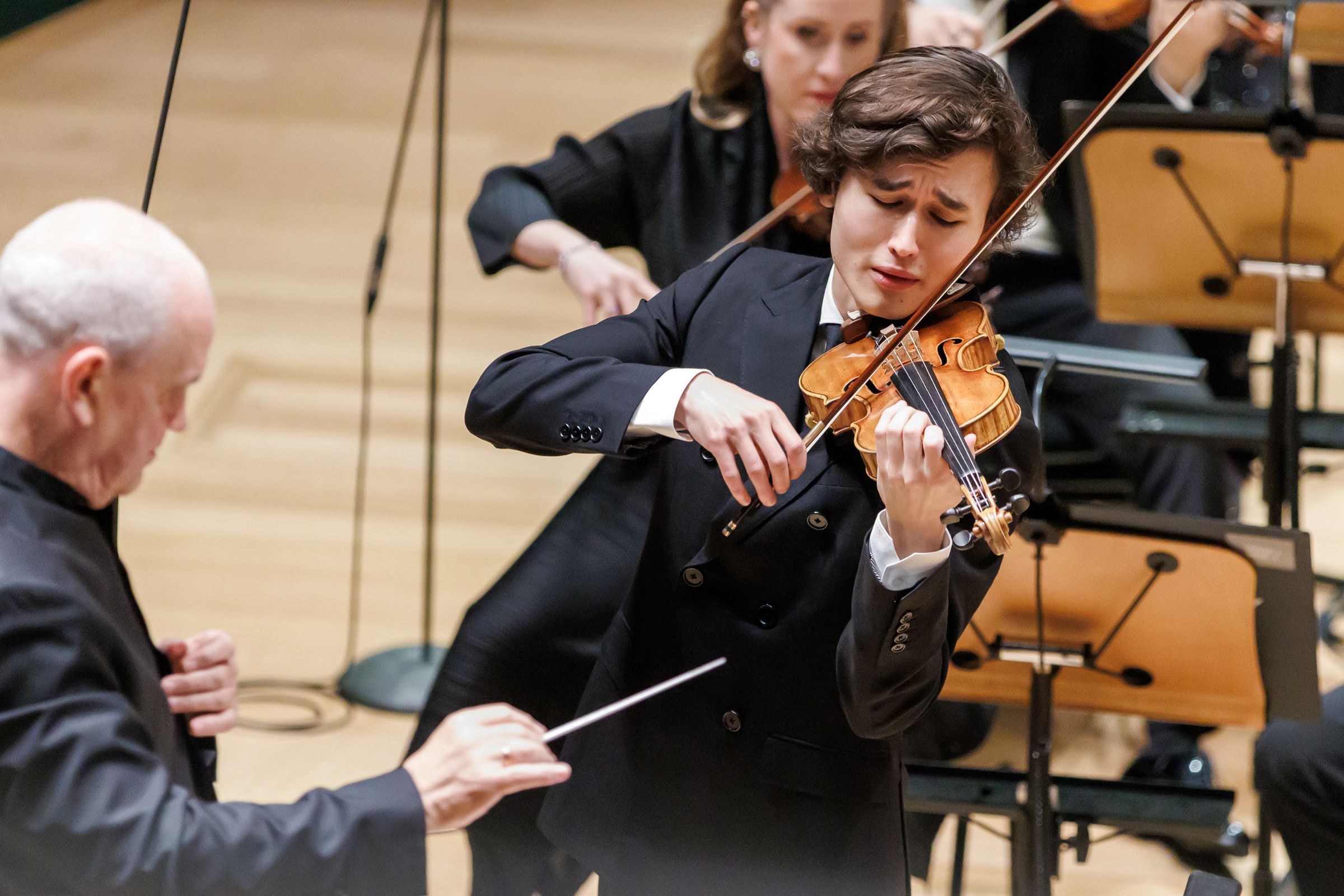 Hans Graf and Daniel Lozakovich &copy; Chris P Lim | Singapore Symphony Orchestra