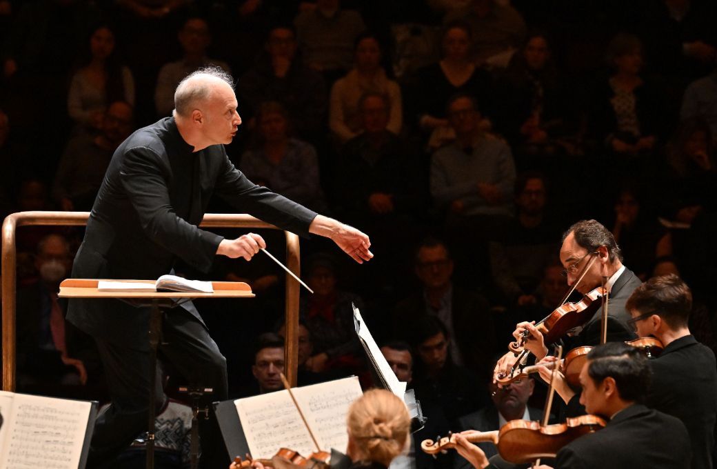 Gianandrea Noseda conducts the LSO &copy; LSO | Mark Allan