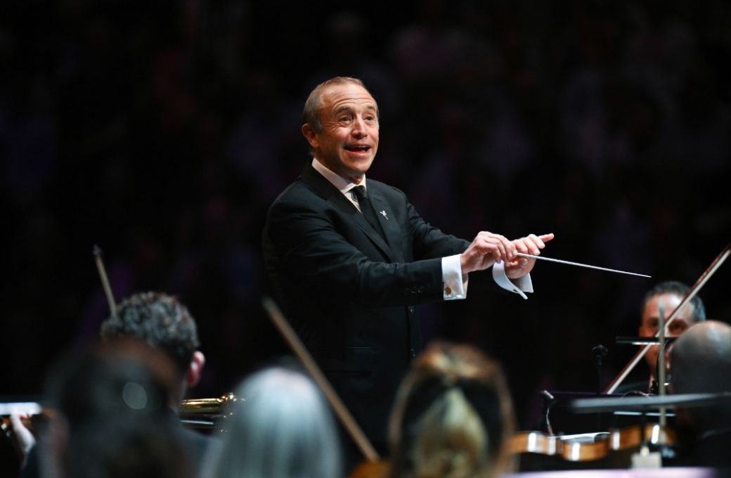 Mark Wigglesworth conducts the Bournemouth Symphony Orchestra © BBC | Chris Christodoulou