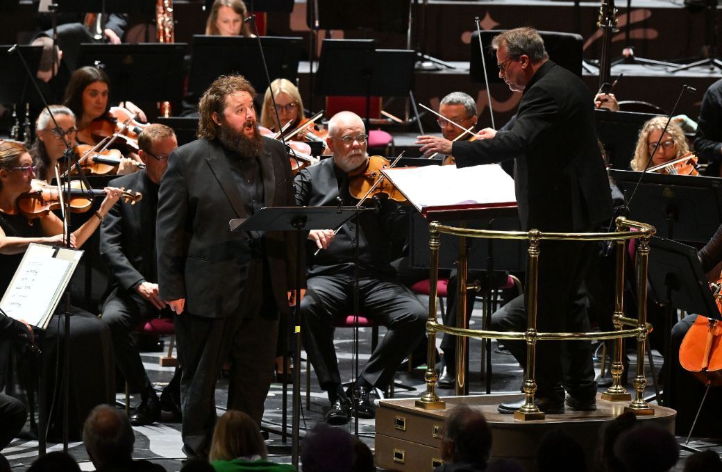Allan Clayon, John Storgårds and the BBC Philharmonic Orchestra © BBC | Mark Allan