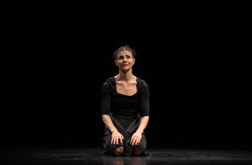 Alina Cojocaru in Liam Scarlett's <i>Consolations & Liebestraum</i> for London City Ballet © Photography by ASH