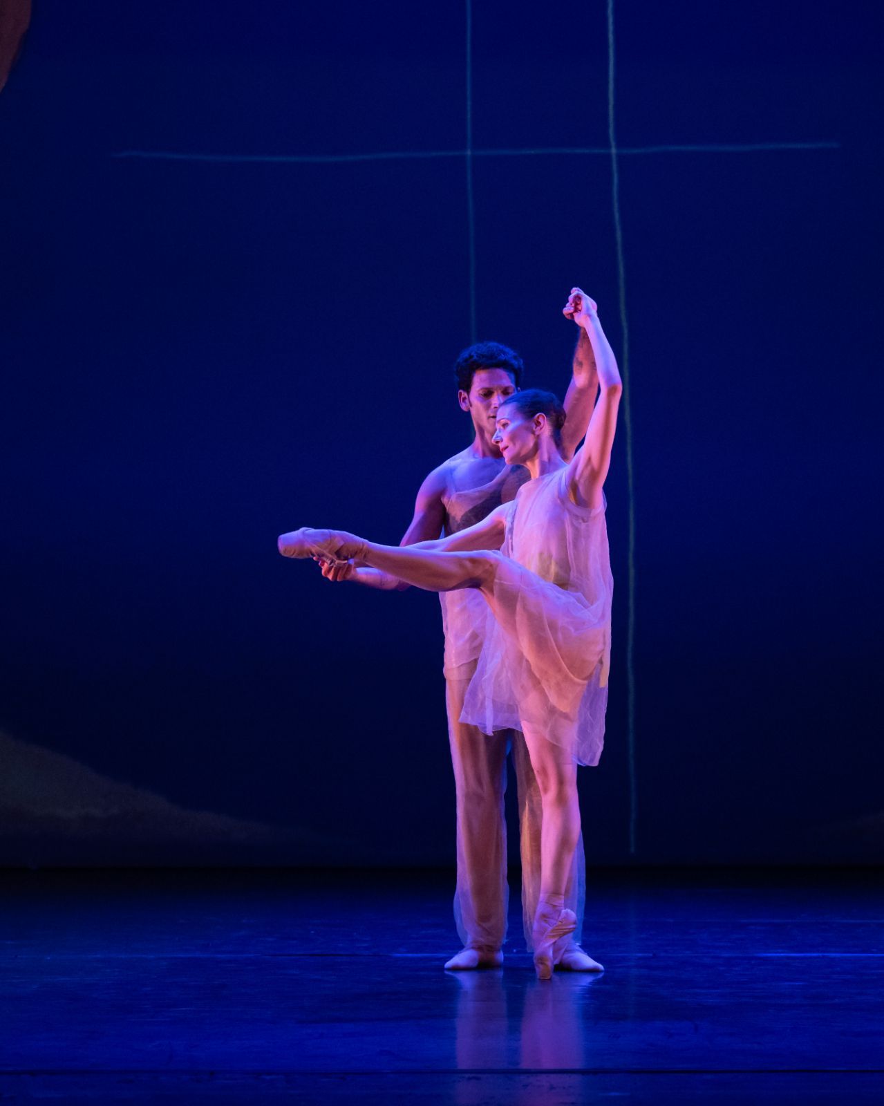 Alejandro Virelles and Alina Cojocaru in Alexei Ratmansky's <i>Pictures at an Exhibition</i> &copy; Photography by ASH