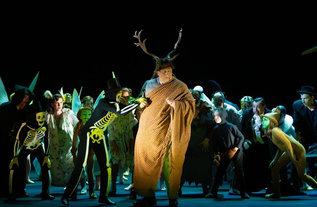 Renato Girolami (Falstaff) and ensemble &copy; Glyndebourne Productions Ltd | Photo: Bill Knight