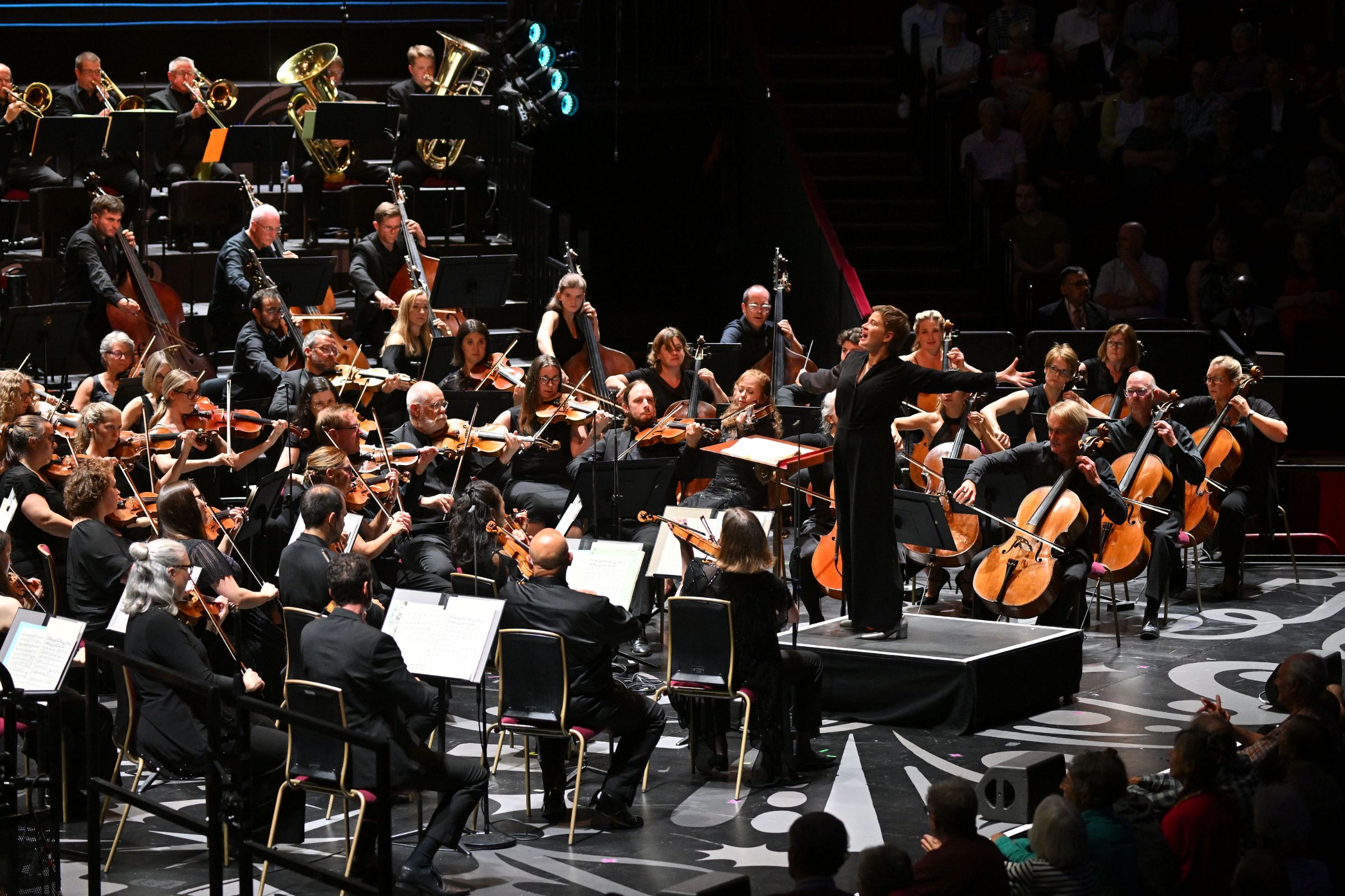 Anja Bihlmaier conducts the BBC Philharmonic Orchestra © BBC | Mark Allan