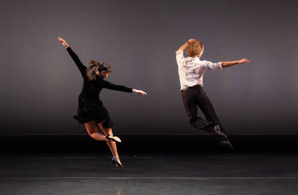 Mark Morris Dance Group in <i>The Argument</i> &copy; Danica Paulos
