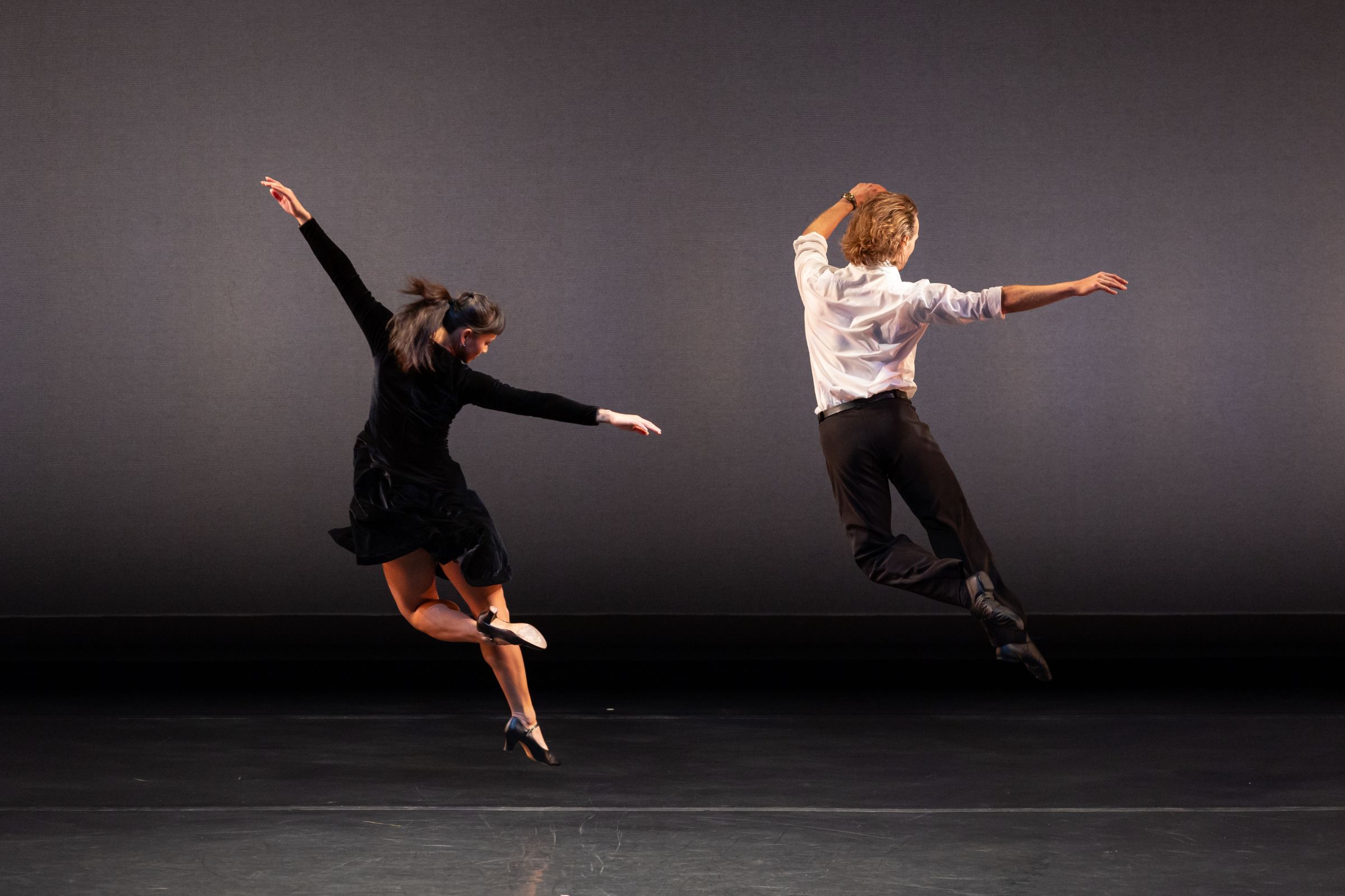 Mark Morris Dance Group in <i>The Argument</i> &copy; Danica Paulos