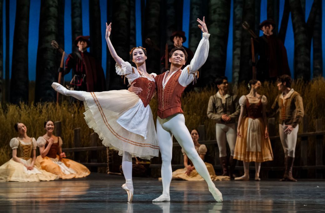Risako Ikeda and Shunsuke Mizui in the Peasant Pas de deux in <i>Giselle</i> &copy; Tristram Kenton