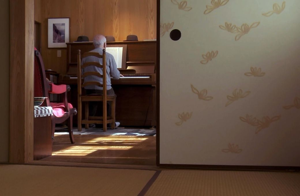 Jo Kondo works in his home in Kamakura &copy; Viola Rusche &amp; Hauke Harder