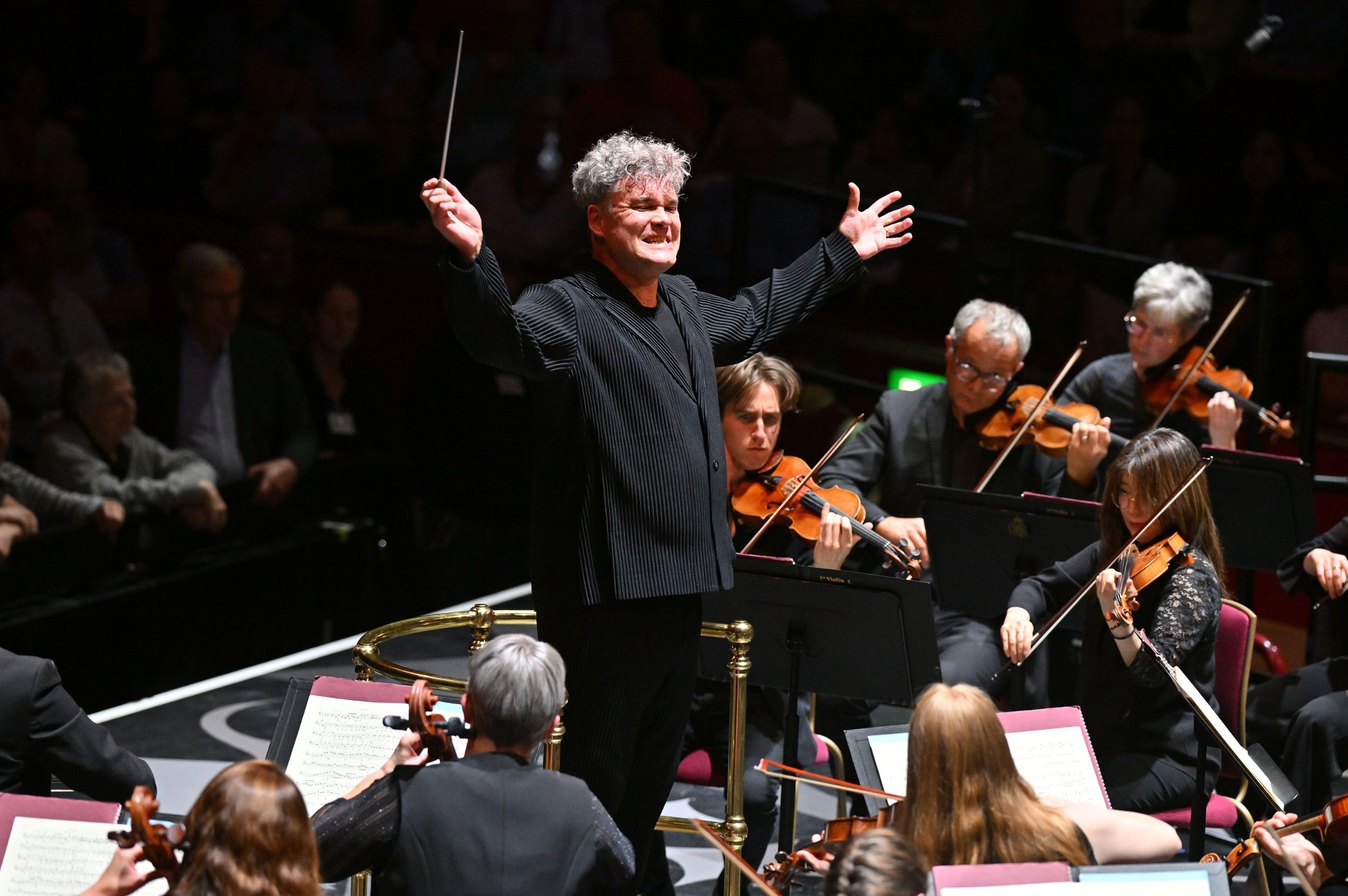 Ryan Wigglesworth conducts the BBC Scottish Symphony Orchestra © BBC | Mark Allan