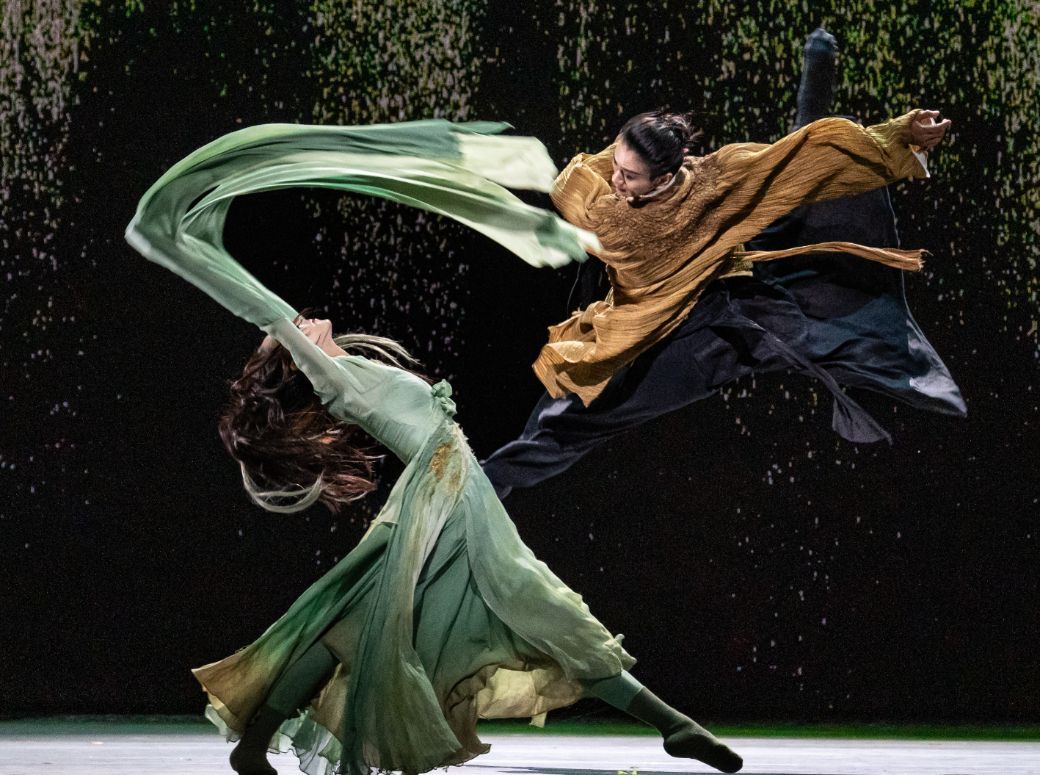 Yimei Tan as Xiao Qing (Green Snake) and Yu Song as Fa Hai/Psychologist in <i>Lady White Snake</i> &copy; Steven Pisano