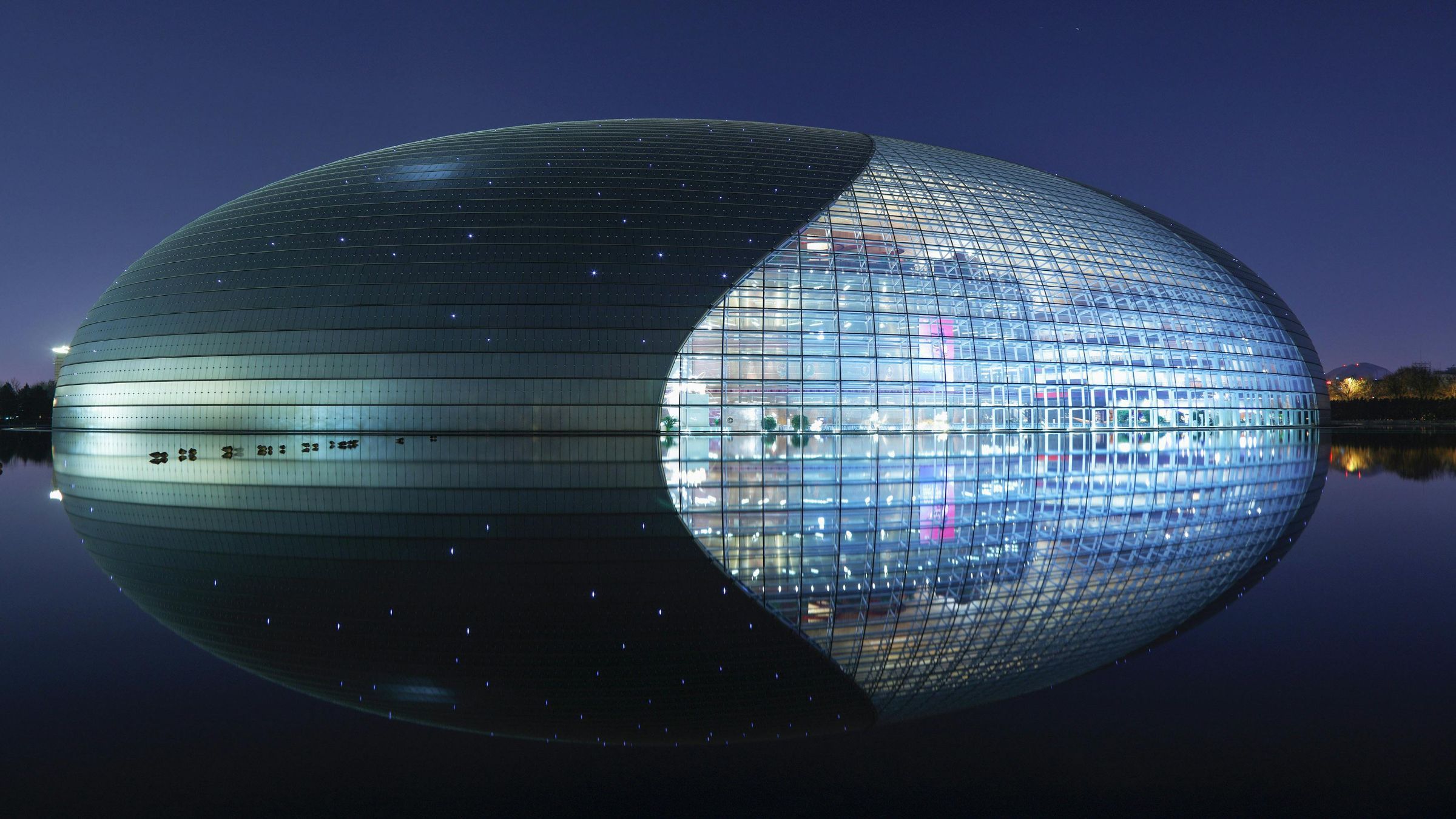 Evening at the National Center for the Performing Arts, Beijing © Gong Yueqiang | Pexels