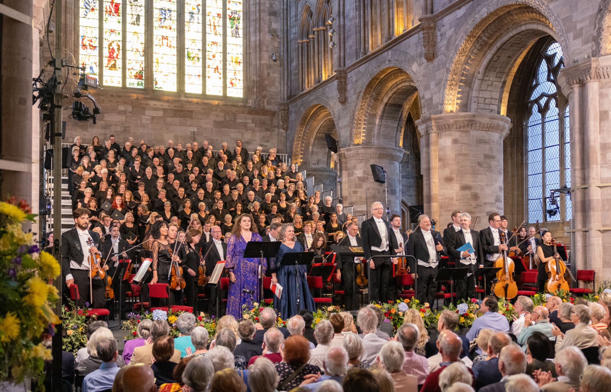 Geraint Bowen, soloists, the Philharmonia and the Three Choirs Festival Chorus &copy; Laura Bremer